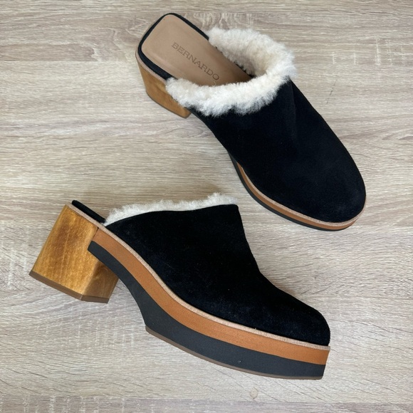Bernardo Sky Sherpa Lined Clogs Womens 8.5 Black Suede Wood Sole Mules Like New - Picture 1 of 8